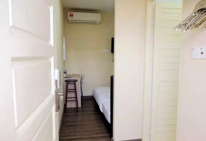 هتل Natol Homestay  L.a