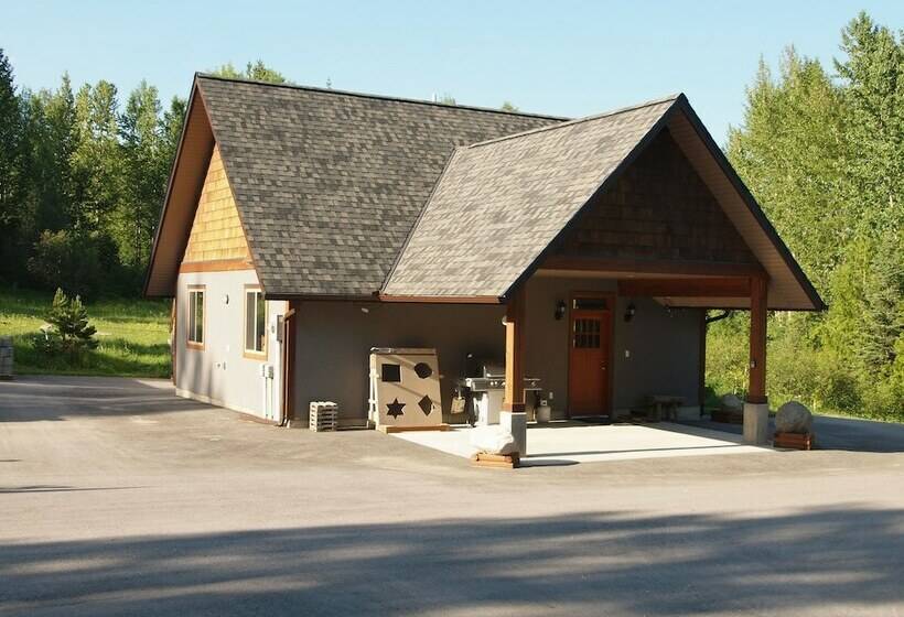 Mountain Town Properties Aladar's Guest Cabin