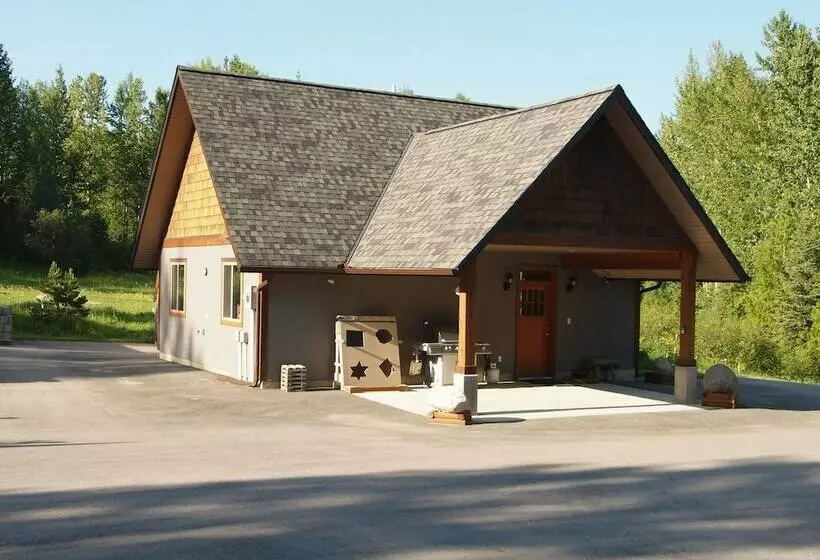 Mountain Town Properties Aladar's Guest Cabin