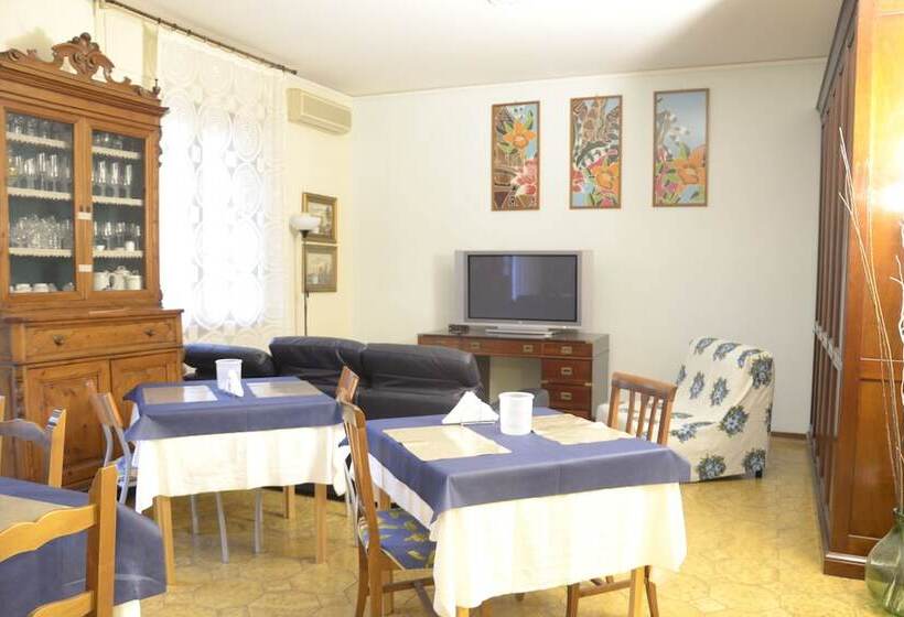 تختخواب و صبحانه Mel Affittacamere