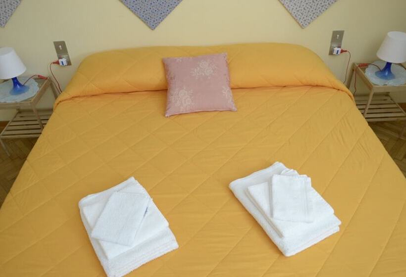 تختخواب و صبحانه Mel Affittacamere