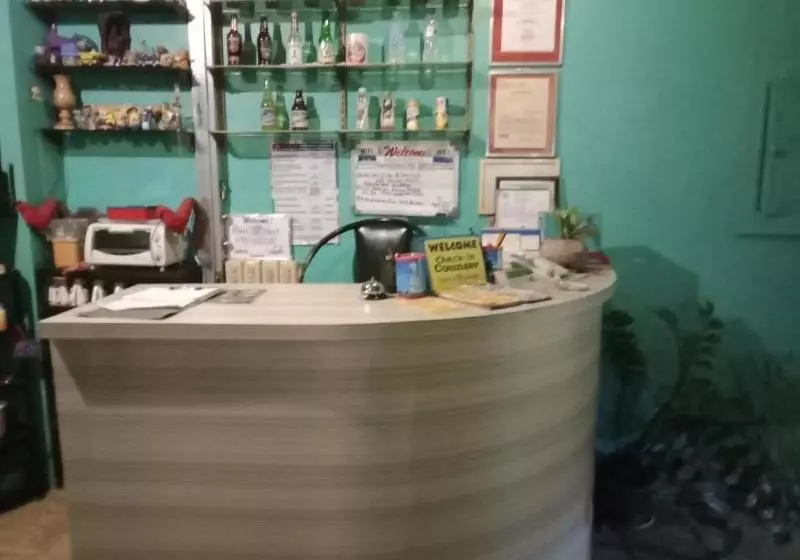 Hotelli Garcia Legaspi Mansion