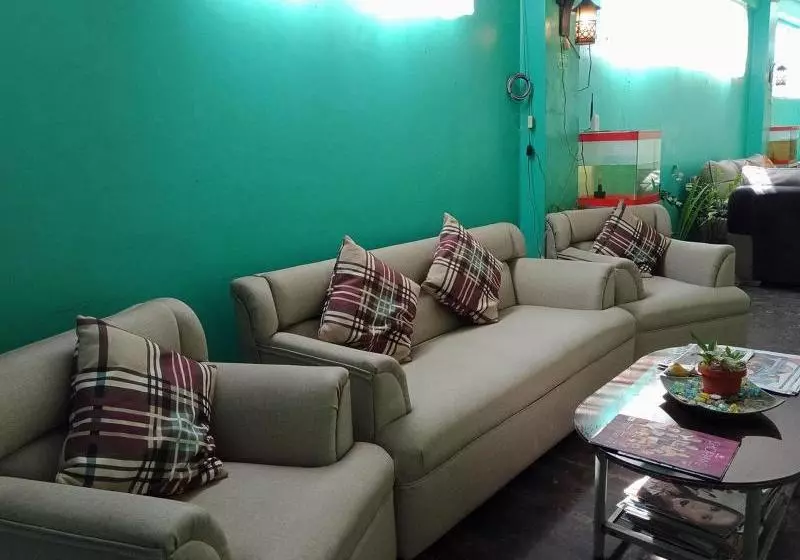 Hotelli Garcia Legaspi Mansion