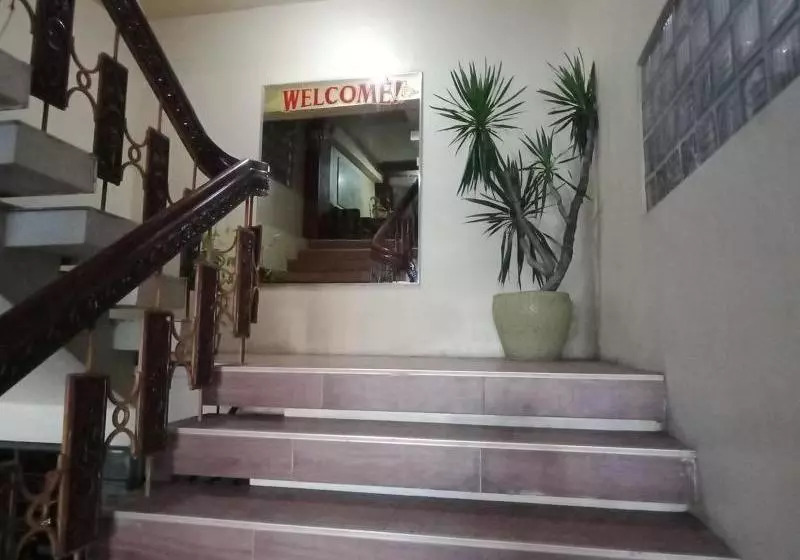 Hotelli Garcia Legaspi Mansion