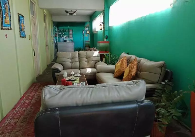 Hotelli Garcia Legaspi Mansion