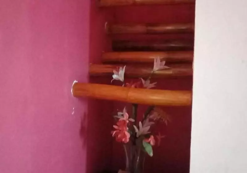 Hotelli Garcia Legaspi Mansion