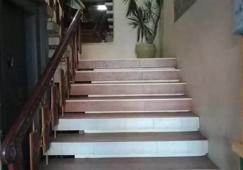 Hotelli Garcia Legaspi Mansion