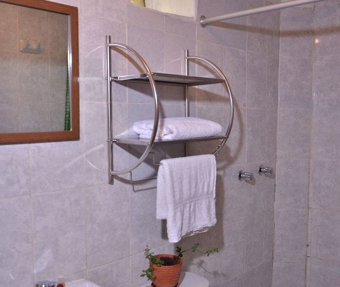 Hotel La Casa Del Abuelo Riverside