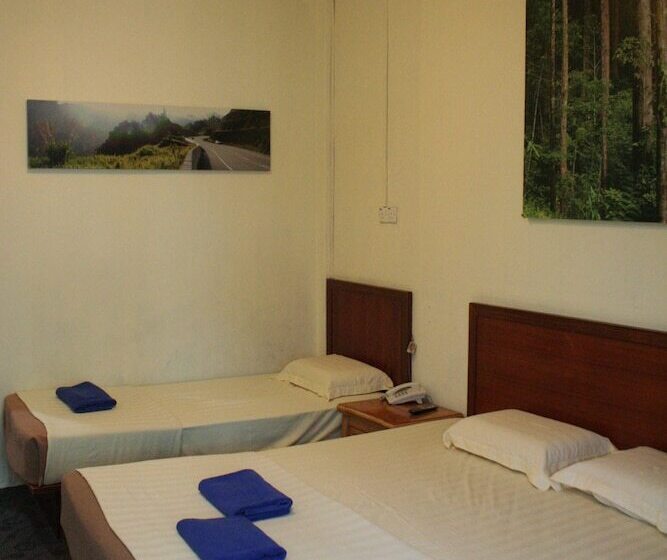 בית מלון כפרי Titiwangsa