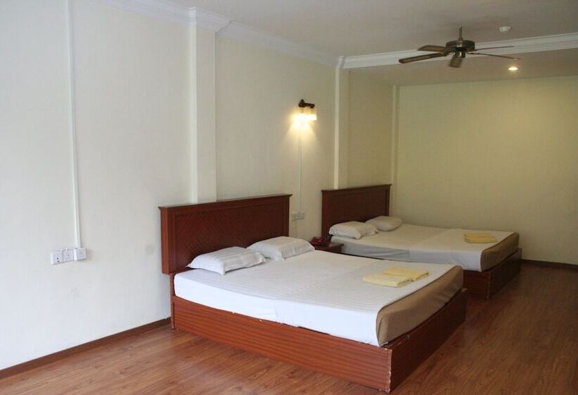 בית מלון כפרי Titiwangsa