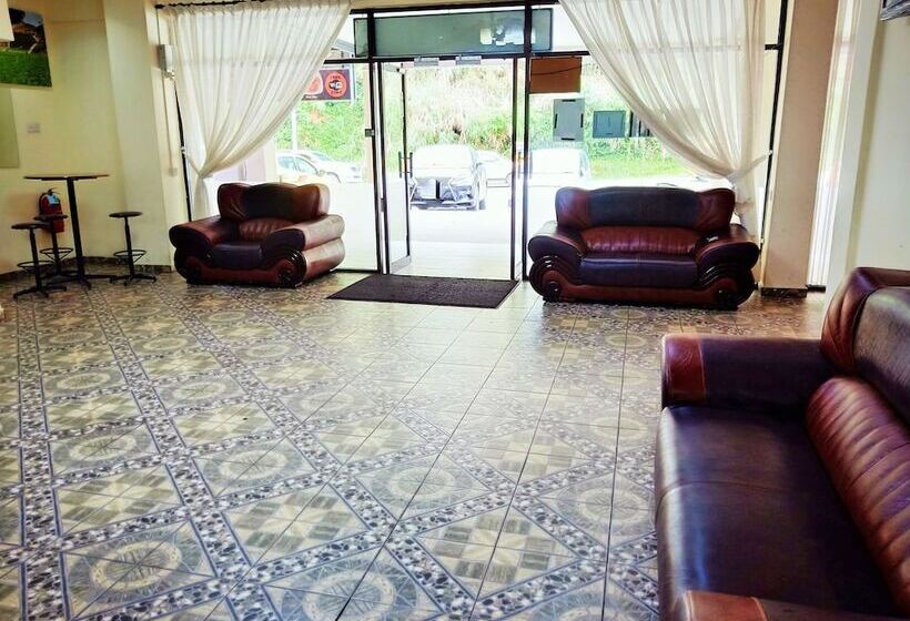 בית מלון כפרי Titiwangsa