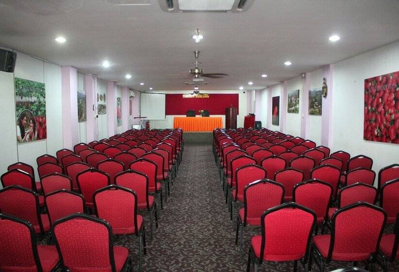 בית מלון כפרי Titiwangsa