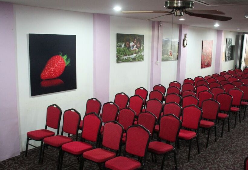 בית מלון כפרי Titiwangsa