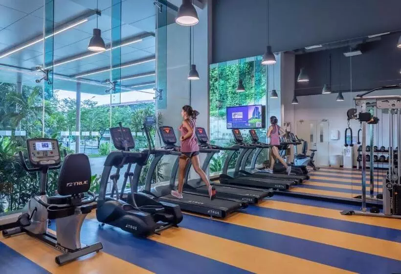 Hotelli Holiday Inn Express Kota Kinabalu City Centre By Ihg