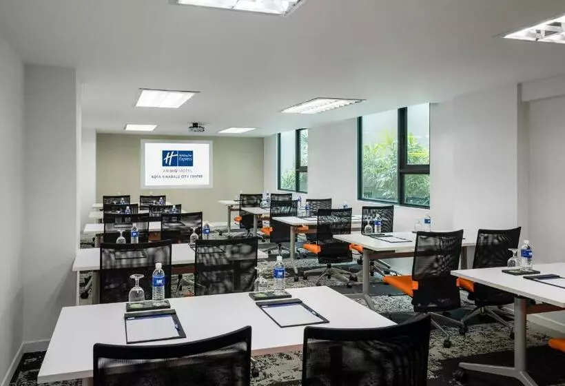 Hotelli Holiday Inn Express Kota Kinabalu City Centre By Ihg
