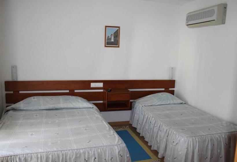 پانسیون Dom Fernando I