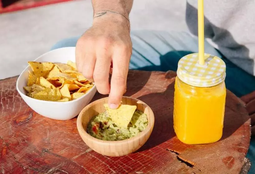 Majatalo Zulla Nazaré`s Surf Village