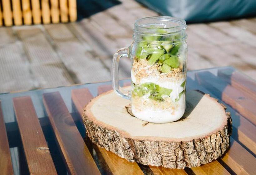 پانسیون Zulla Nazaré`s Surf Village