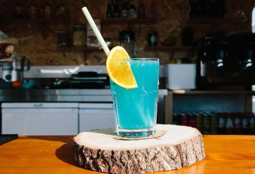 پانسیون Zulla Nazaré`s Surf Village