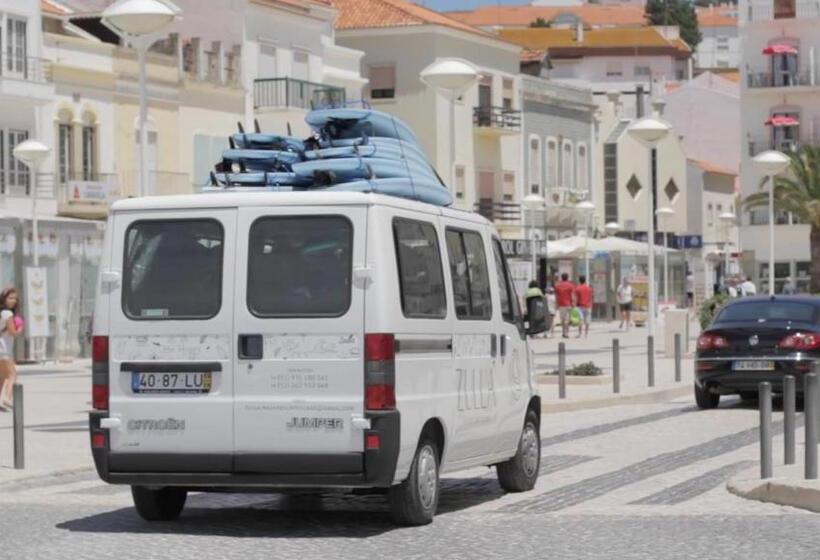 پانسیون Zulla Nazaré`s Surf Village