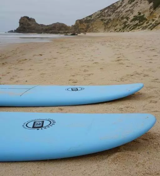 Majatalo Zulla Nazaré`s Surf Village