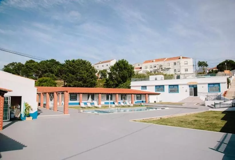 Majatalo Zulla Nazaré`s Surf Village