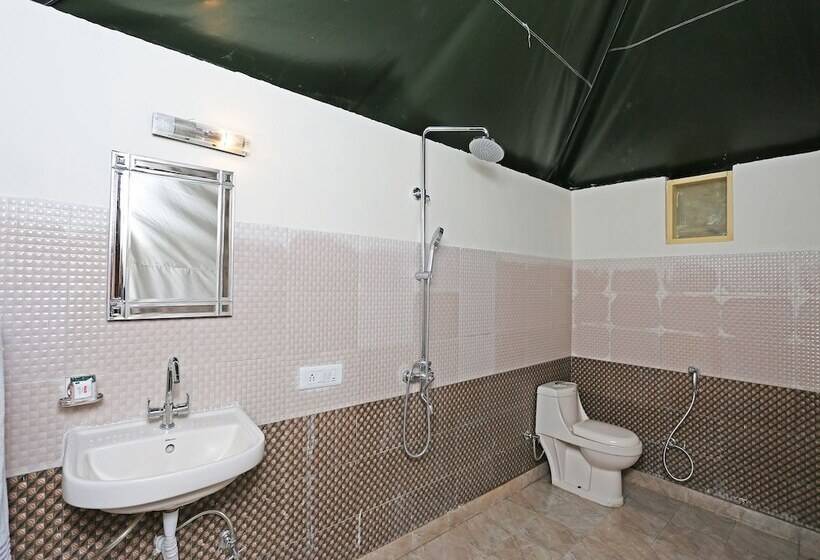 בית מלון כפרי Swiss Camps By Oyo Rooms