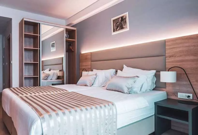 Kaneo Beach Hotel Novalja
