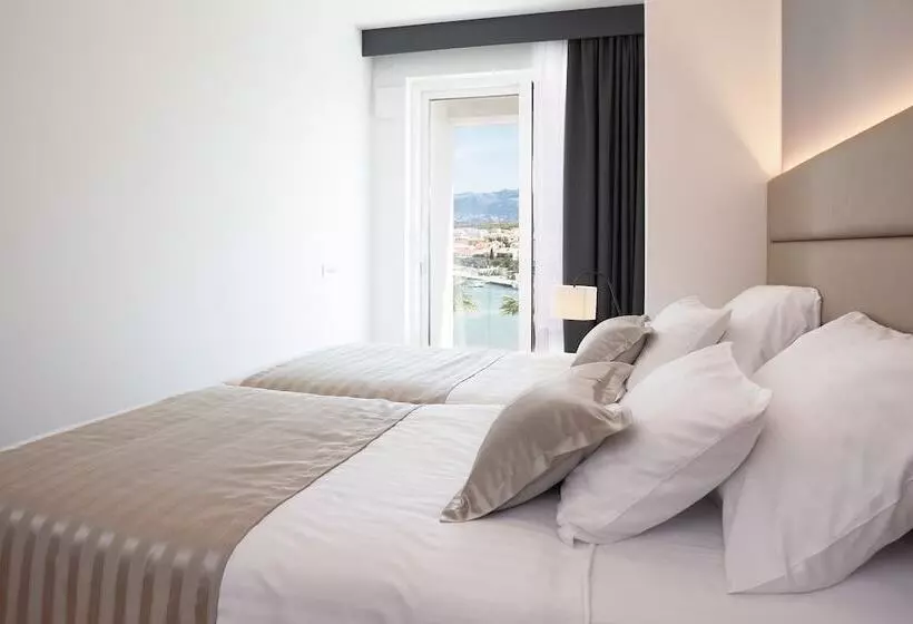 Kaneo Beach Hotel Novalja