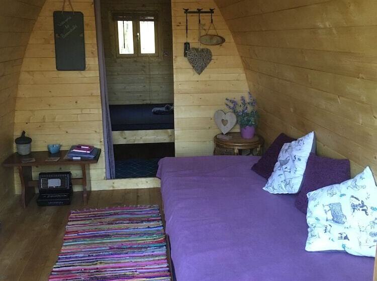 Broomhills Farm River Eco Pods