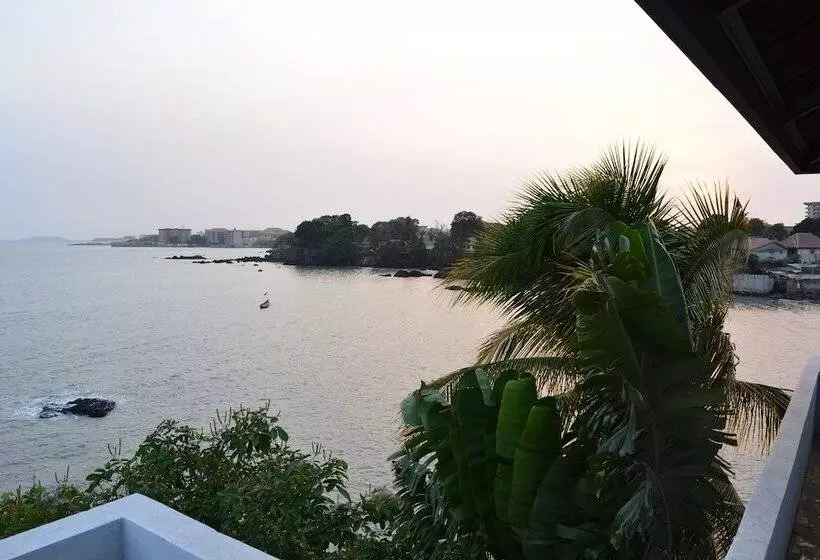 هتل Hôtel Azur Conakry