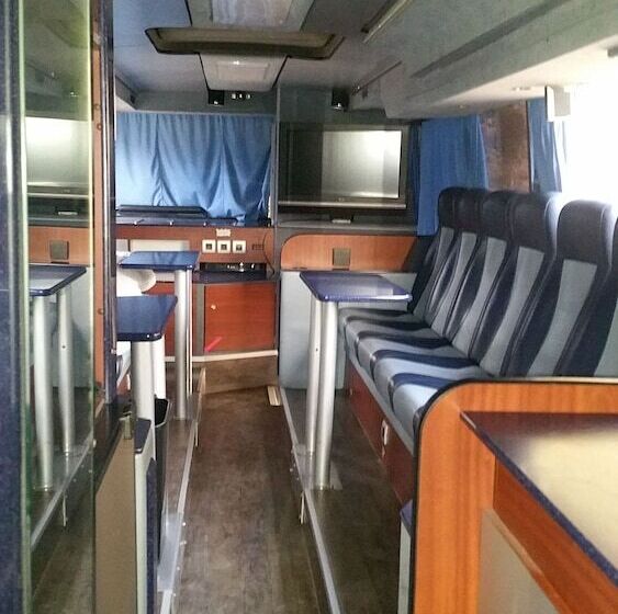 Les Cars Hotels   Hostel