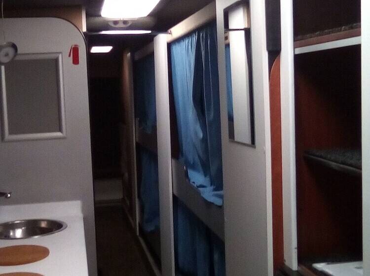 Les Cars Hotels   Hostel