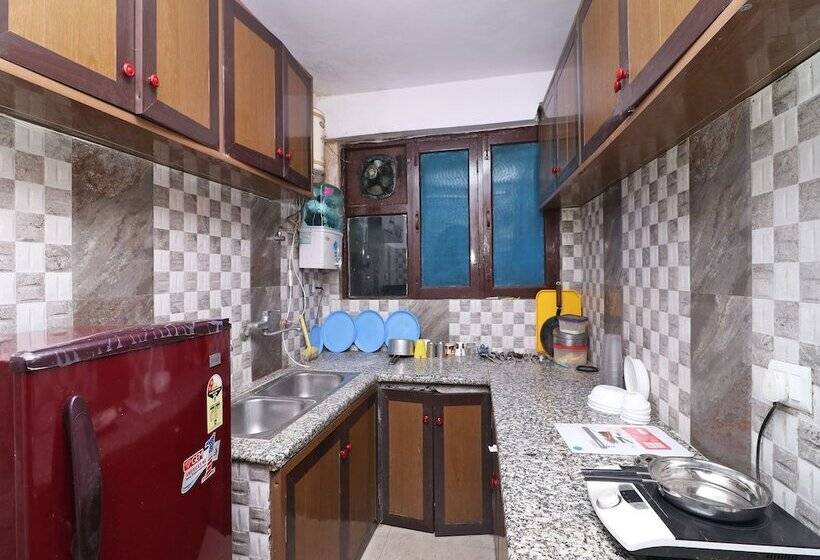 Oyo 14125 Home Hill View 2bhk Clock Tower