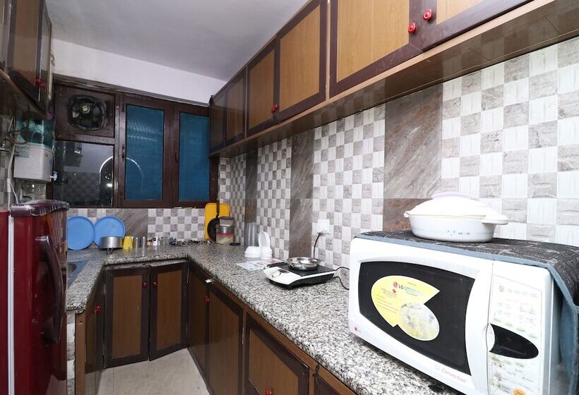 Oyo 14125 Home Hill View 2bhk Clock Tower