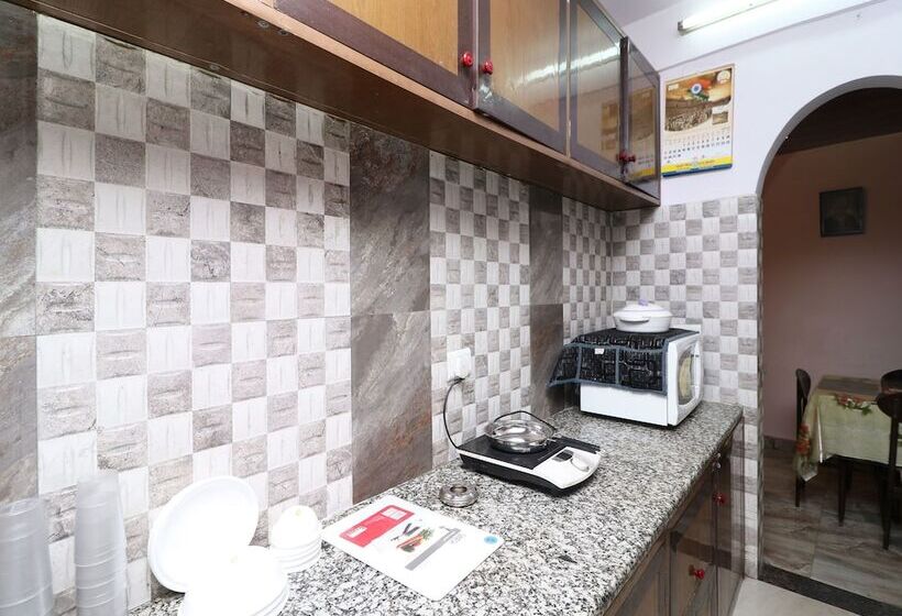 Oyo 14125 Home Hill View 2bhk Clock Tower