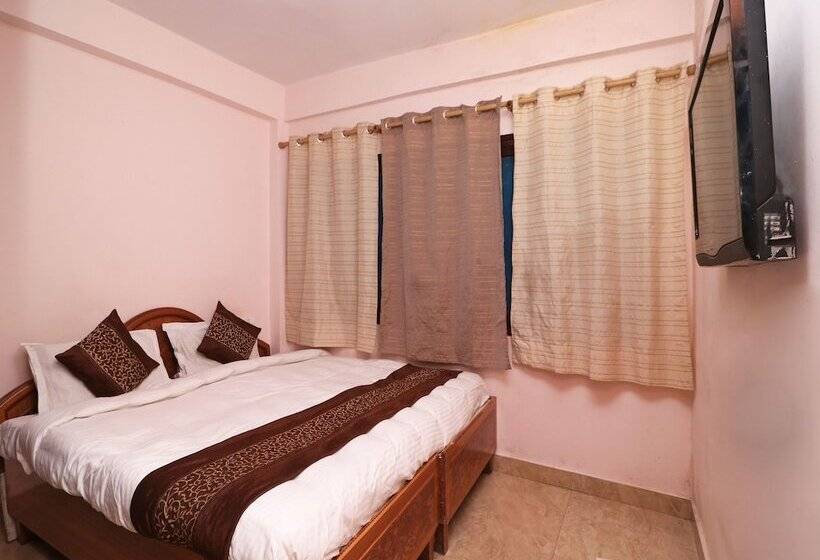 Oyo 14125 Home Hill View 2bhk Clock Tower