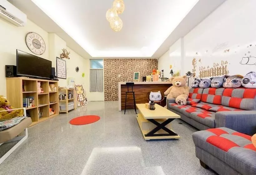 پانسیون Cat Mia Hostel
