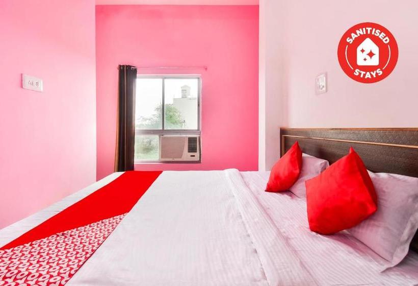 Отель Oyo 49622  Mateshwari