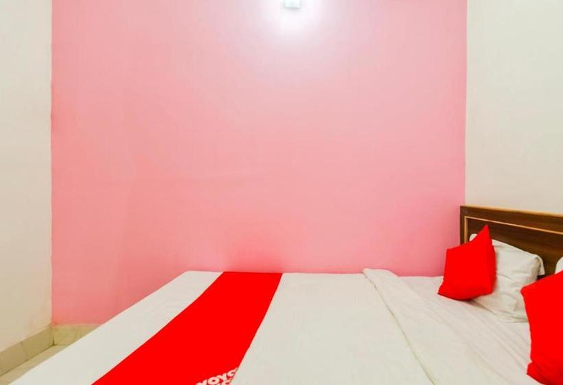 Отель Oyo 49622  Mateshwari