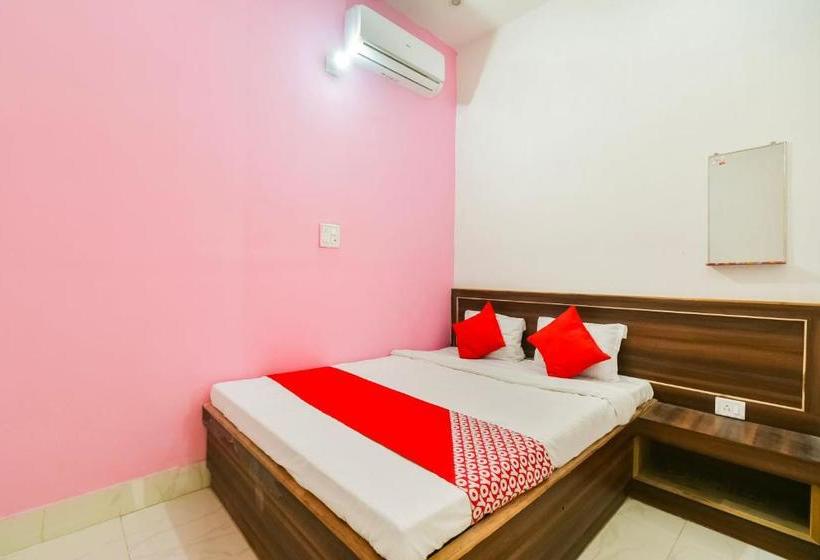 Отель Oyo 49622  Mateshwari