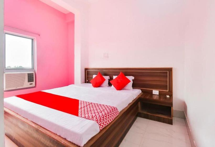 Отель Oyo 49622  Mateshwari