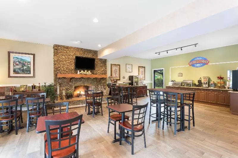 호텔 Baymont By Wyndham Helen