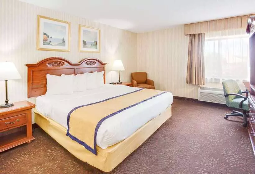 בית מלון כפרי Baymont By Wyndham Kalamazoo West