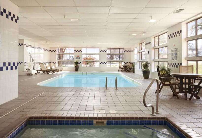 فندق Baymont By Wyndham Sioux Falls