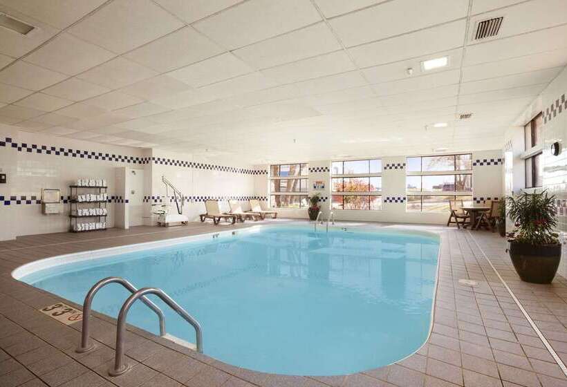 فندق Baymont By Wyndham Sioux Falls