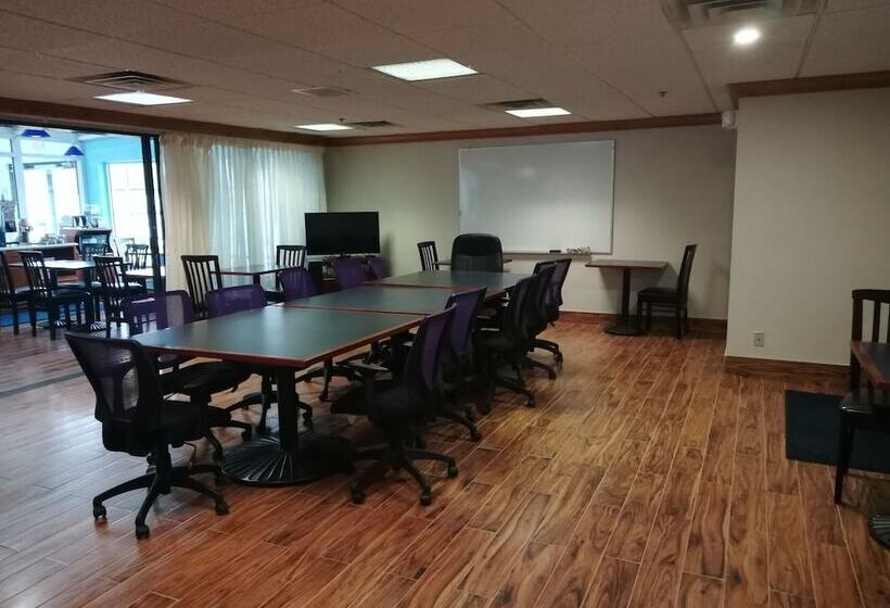 בית מלון כפרי Baymont By Wyndham Washington