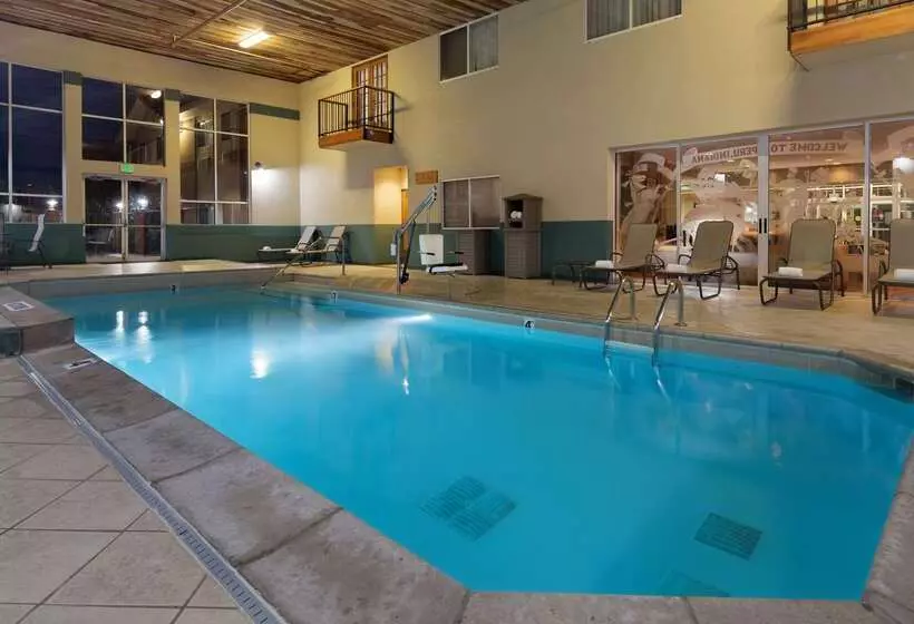 בית מלון כפרי Best Western Circus City Inn