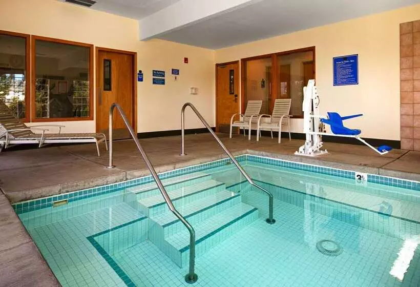 Hotelli Best Western Dallas Inn & Suites