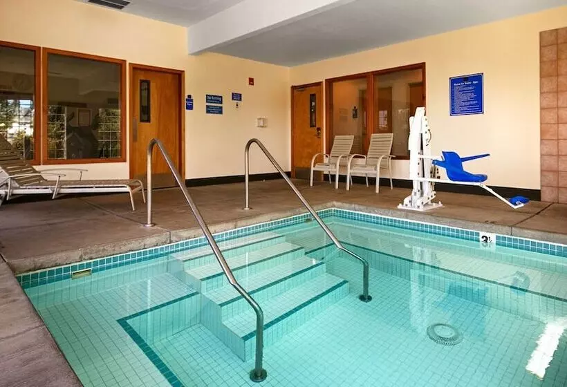 Hotelli Best Western Dallas Inn & Suites